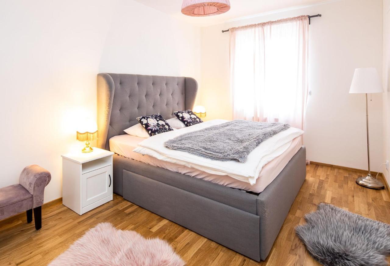 אולומוץ Silvie Apartments - Zlate Terasy מראה חיצוני תמונה